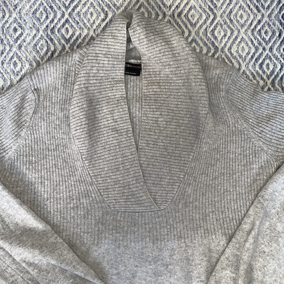 BCBGMazaria Gray cashmere sweater - Picture 5 of 9